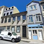 Downtown With Parking Next To Subway Apartmán *