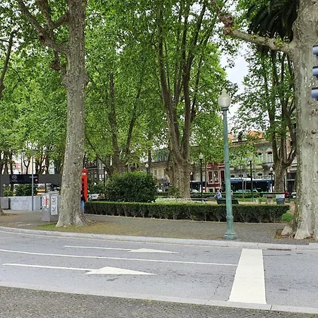 Downtown With Parking Next To Subway Apartamento