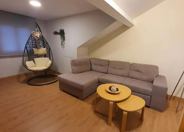 Downtown With Parking Next To Subway Порту