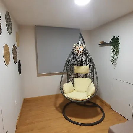 Downtown With Parking Next To Subway Apartamento