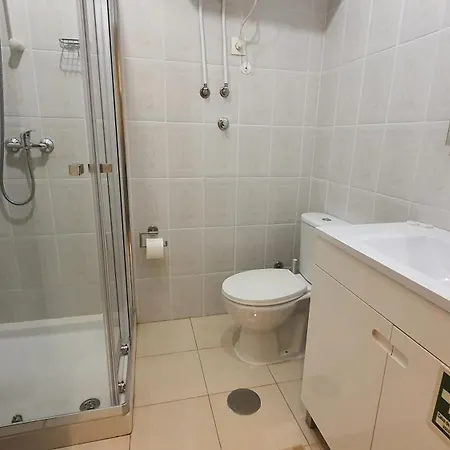 Apartment Downtown With Parking Next To Subway