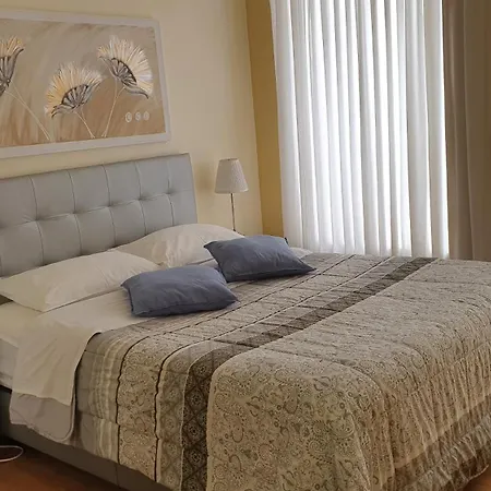 Downtown With Parking Next To Subway *