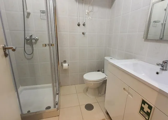 Apartment Downtown With Parking Next To Subway