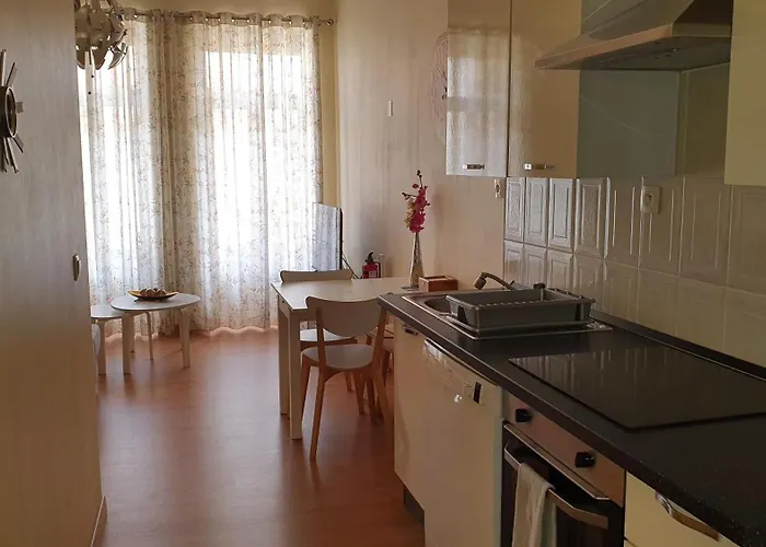 Downtown With Parking Next To Subway Apartment Porto