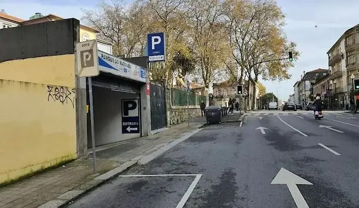 Downtown With Parking Next To Subway Appartement